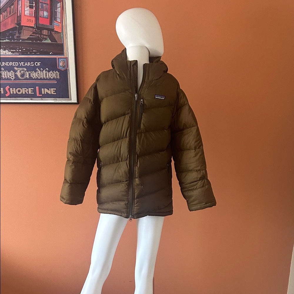 PATAGONIA dark olive boy’s down jacket